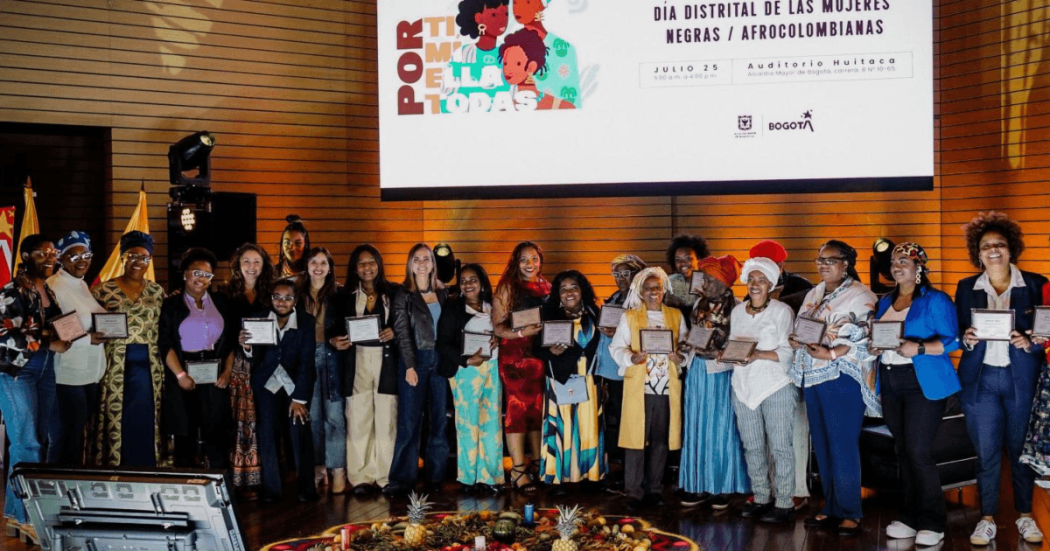Mujeres negras y afrocolombianas durante conmemoración del Día Distrital de las Mujeres Negras y Afrocolombianas