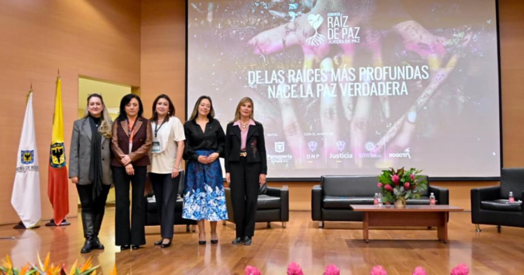 Mujeres participantes del Congreso Raíz de Paz