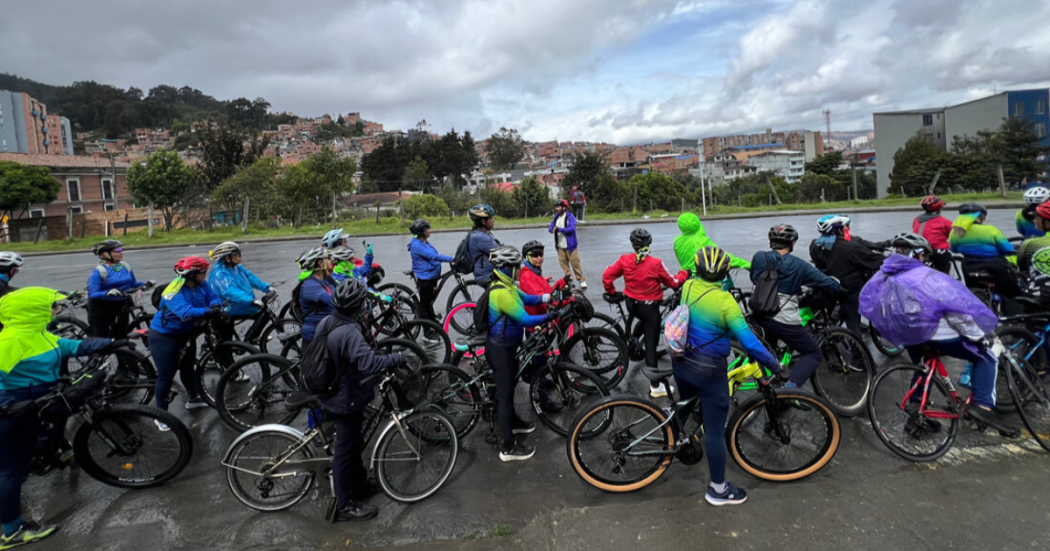 Imagen de personas montando bicicleta