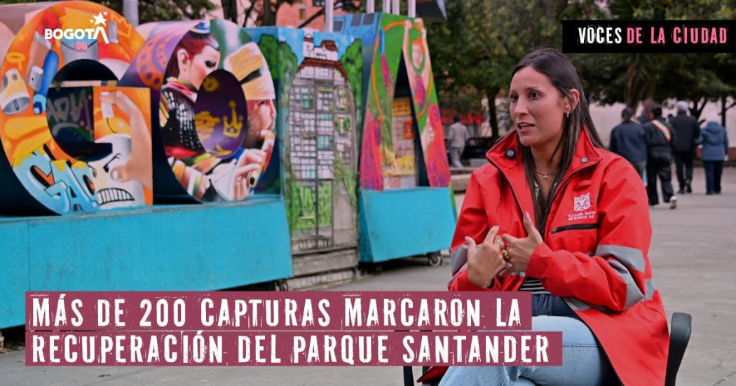 Jessica Solórzano, coordinadora de los Gestores de Convivencia sentada y pieza con texto más de 200 capturas marcaron la recuperación del Parque Santander