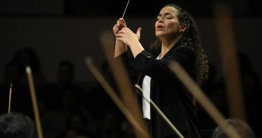Imagen de Elizabeth Vergara Gallego, directora de orquesta (Colombia).