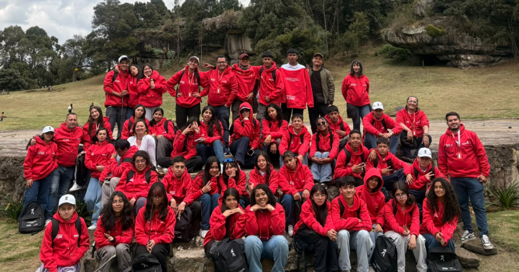 Foto de un grupo de estudiantes de la localidad de Usme
