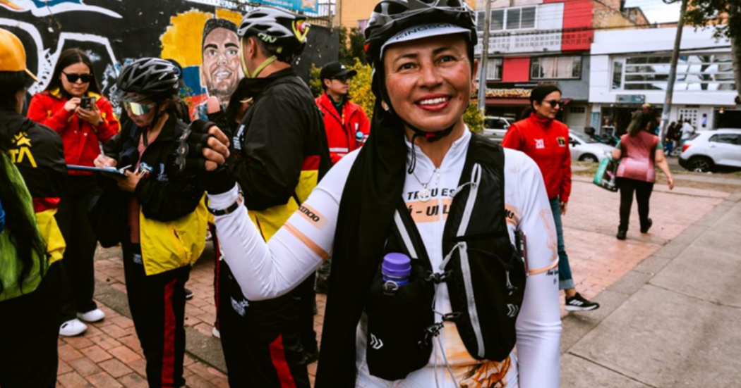 Foto de una mujer en el Festival de la bici en Bogotá