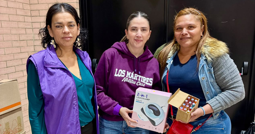Imagen de tres mujeres posando para la foto