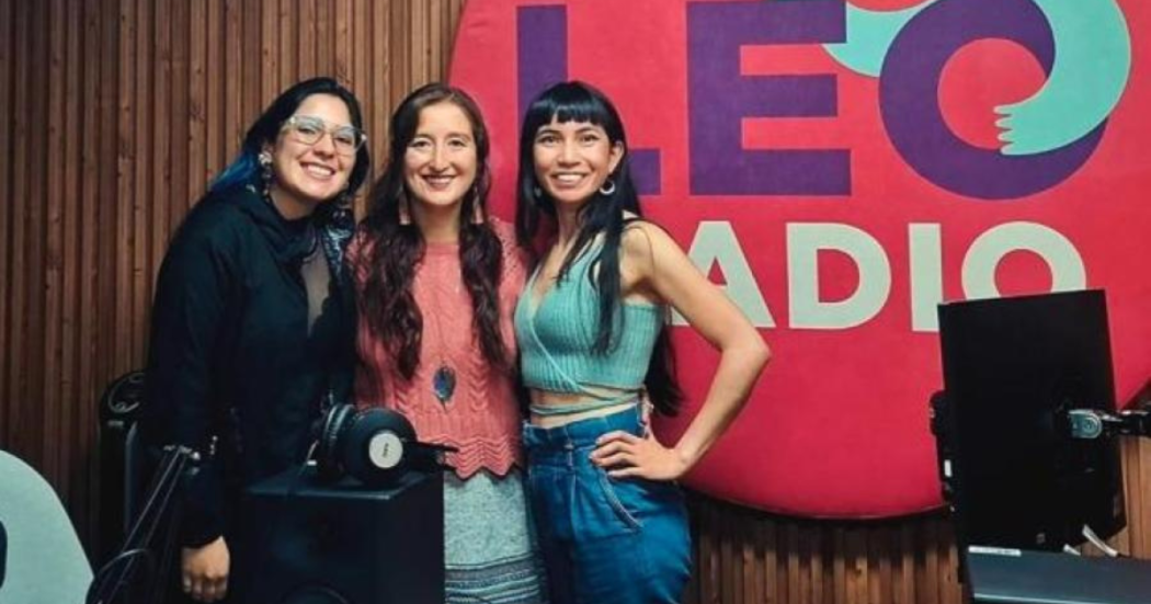 Imagen de las locutoras Mujeres de Tinta en LEO Radio