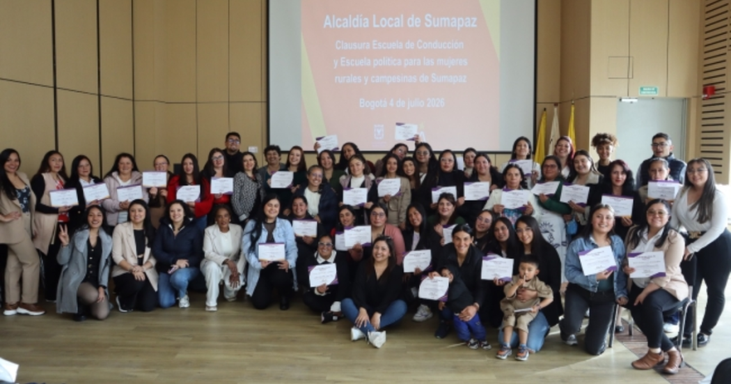 Imagen de las 32 mujeres que recibieron la formación en conducción