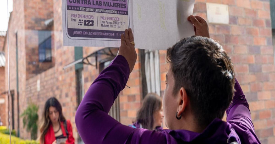 Foto de un hombre de Redes Seguras en Bogotá