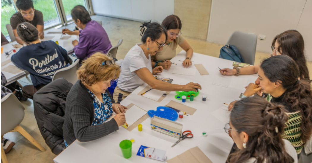 Imagen de varias personas en taller gratis en el CEFE Chapinero.