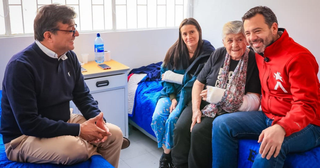 Foto de la visita del alcalde Carlos Fernando Galán a la nueva CASA MAS Bienestar en el sur de Bogotá.