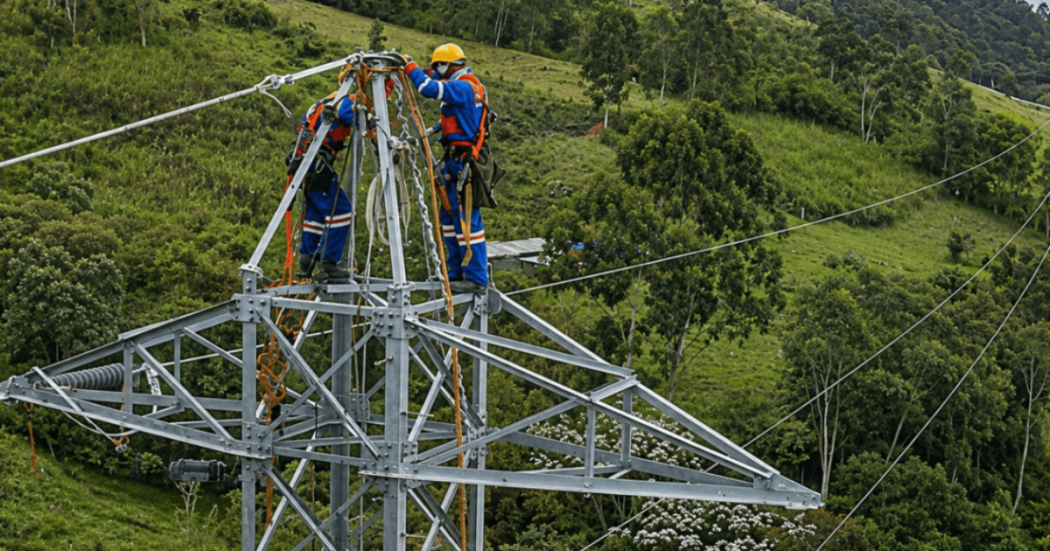 Foto que muestra trabajadores de Enel 