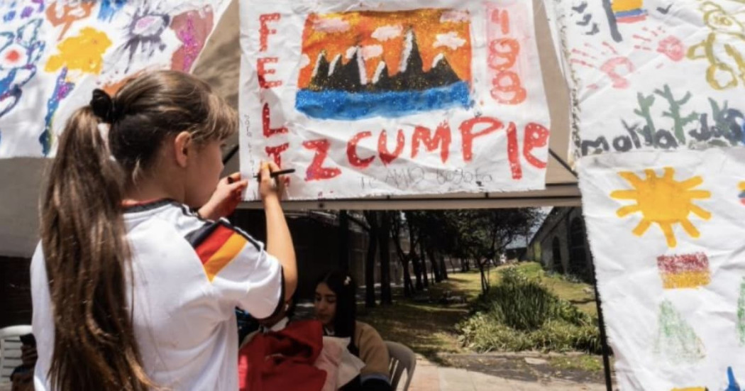 Foto de la Feria Ambiental de promoción del cuidado de la calidad del aire en Bogotá.