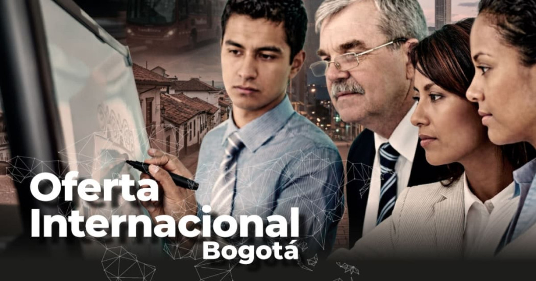 Foto de un grupo de personas en una charla en Bogotá.
