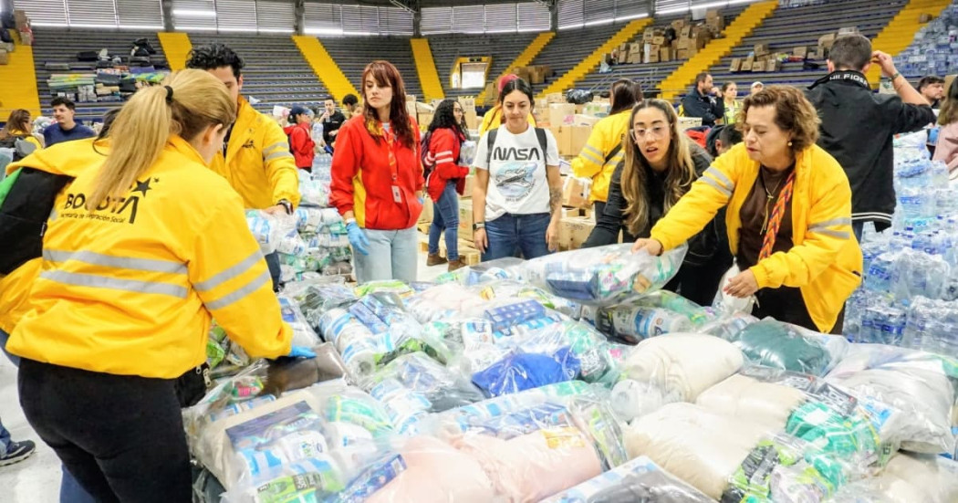 Foto de ayudas humanitarias de Bogotá para atención de terremoto.