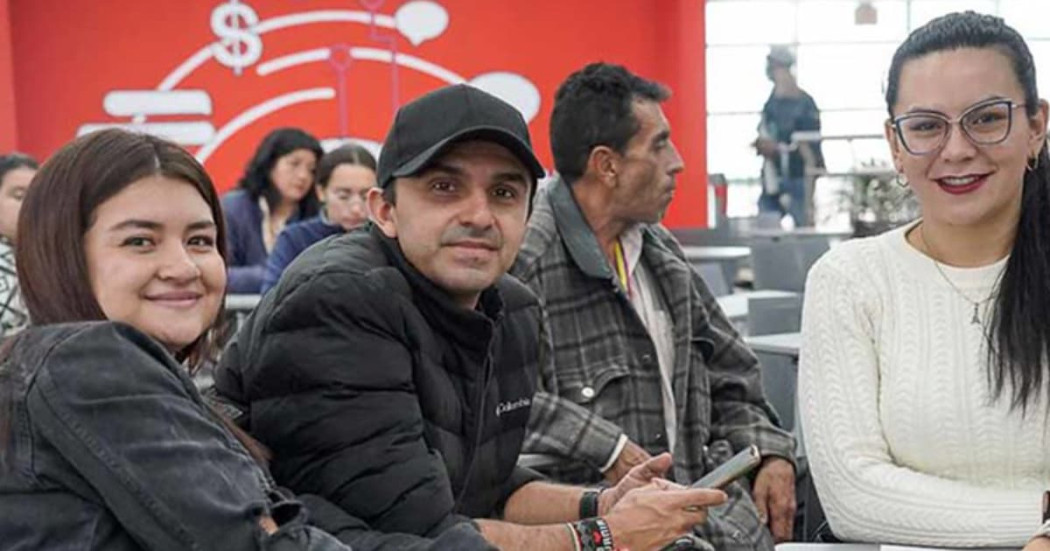 Foto de emprendedores en una capacitación en Bogotá.