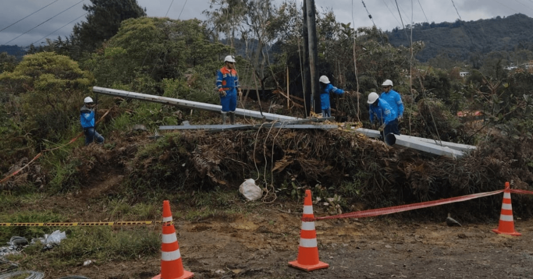 Foto que muestra trabajadores de Enel Colombia