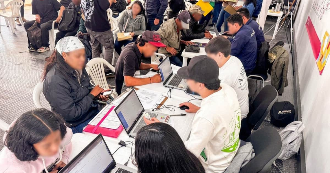 fotografía de punto de asesoría del Distrito a poblaciones víctima del conflicto