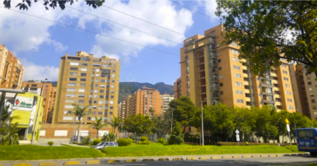 Imagen panorámica de Bogotá donde se evidencia un día soleado.