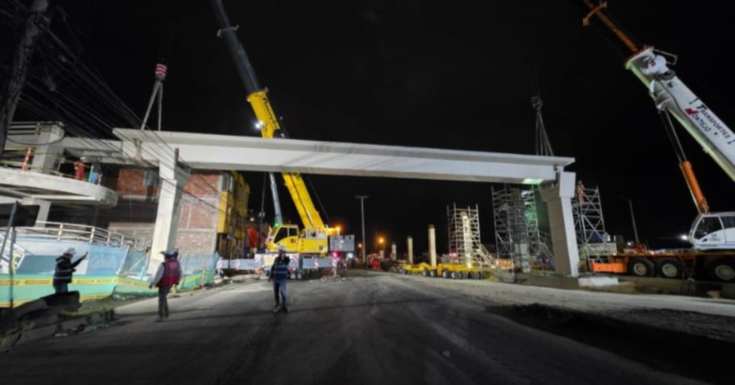 Foto de obra Puente peatonal Ducales 