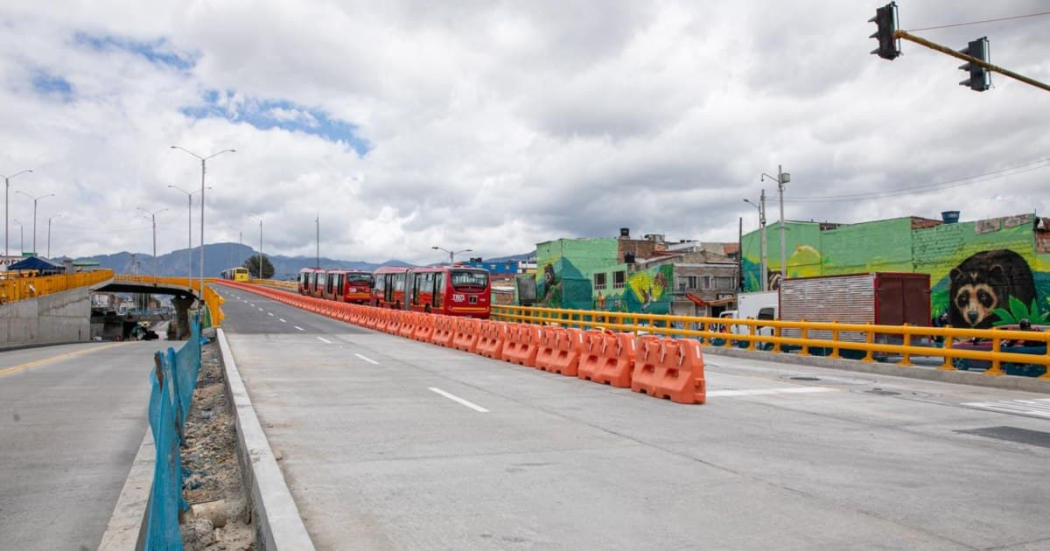 Foto de la habilitación parcial del nuevo puente de Venecia, al sur de Bogotá.