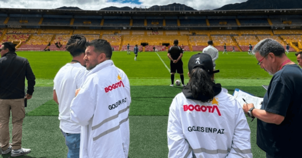 Gestores de Goles en Paz en el estadio El Campín.