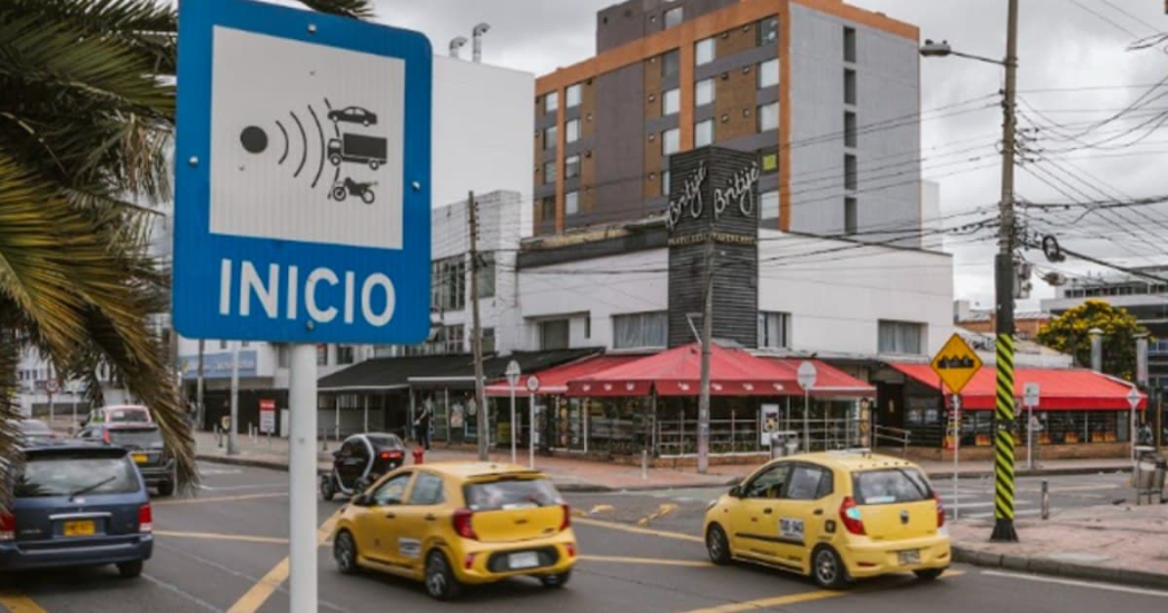 Foto de una Cámaras Salvavidas en una vía de Bogotá