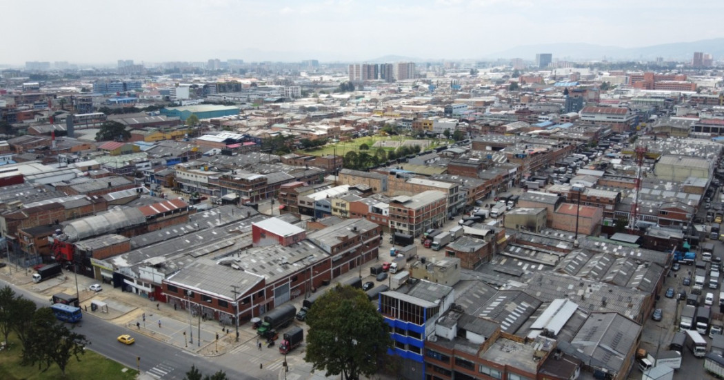 Foto panorámica de Bogotá que muestra edificios y calles