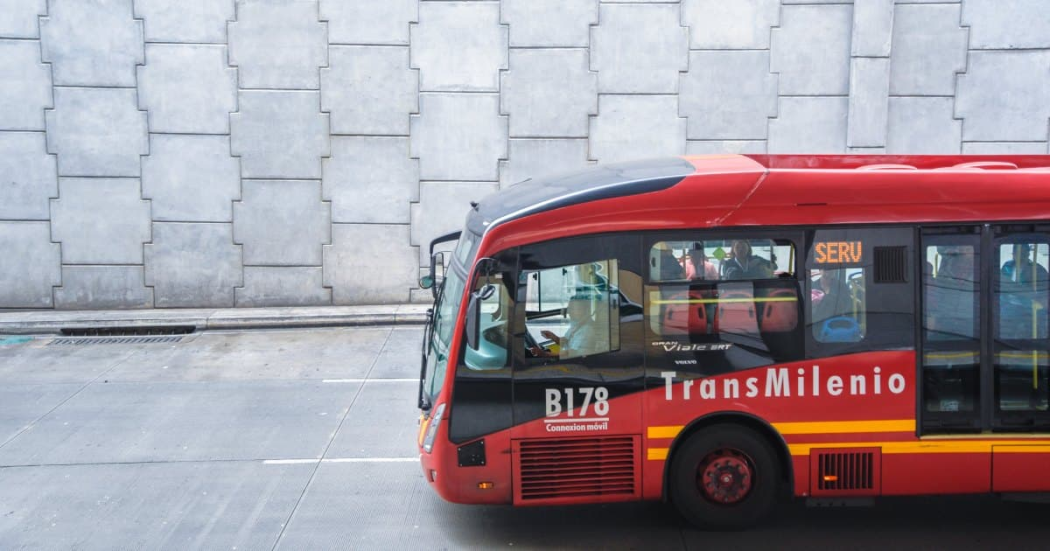 Foto de un bus de TransMilenio