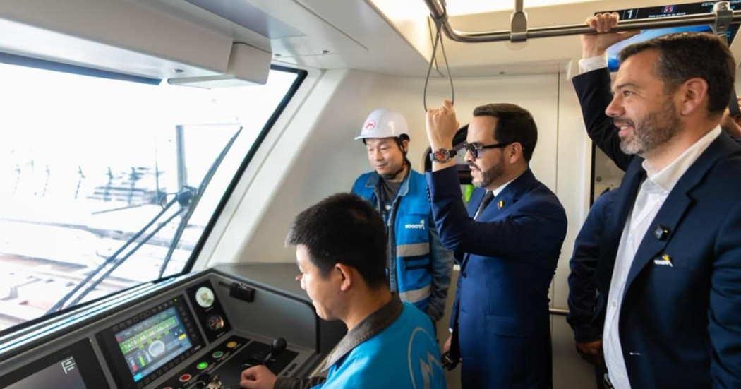 Foto de la visita del alcalde Galán y el presidente Abelardo De La Espriella a obra de la Línea 1 del Metro de Bogotá.