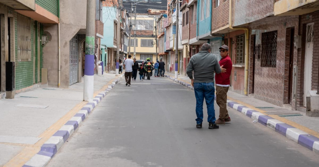 Foto de la entrega de segmentos viales recuperados en la localidad de Kennedy, al suroccudente de Bogotá.