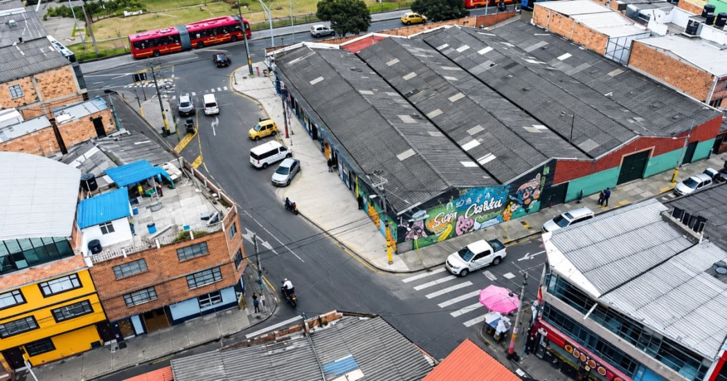 Foto aérea de la Plaza Distrital de Mercado San Carlos, al sur de Bogotá.