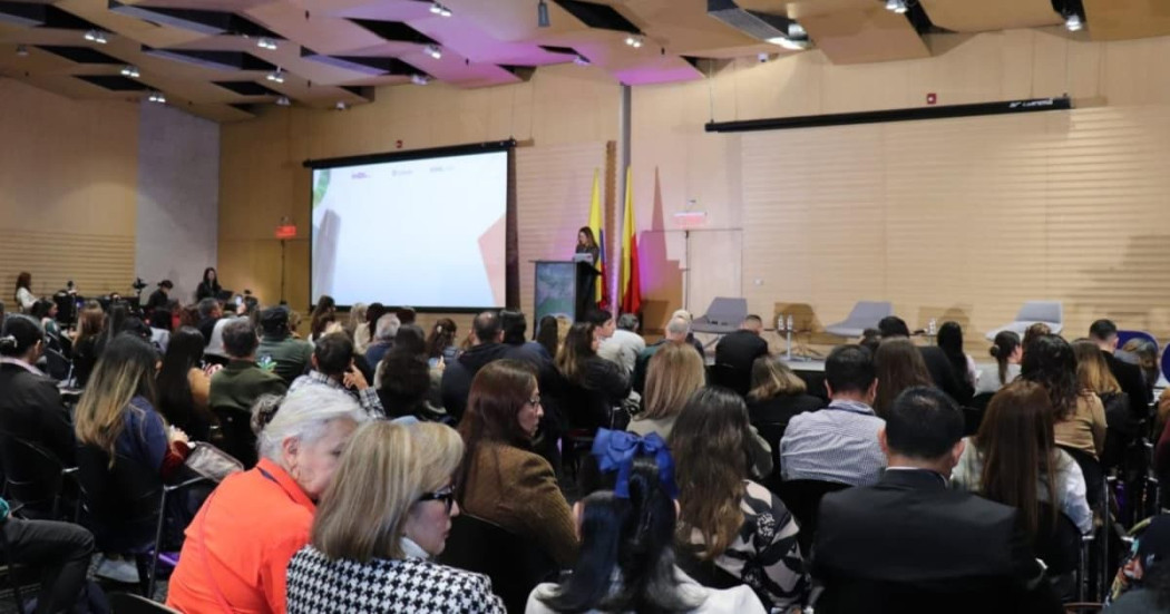Foto de una jornada de formación del sector turismo en el marco de RVMBO 2026 en Bogotá.