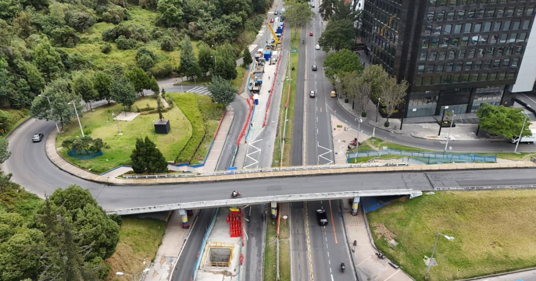 Foto del puente de la calle 100 con carrera Séptima en Bogotá que inicia su desmonte desde el 13 de septiembre de 2026.