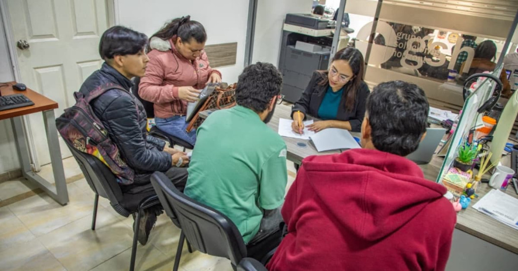 Foto de un grupo de emprendedores y comerciantes en una jornada de capacitación en Bogotá.