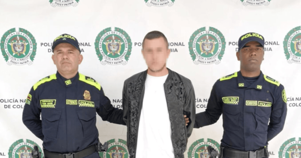 Segundo implicado en homicidio de empresario arrocero, capturado en medio de dos policías.