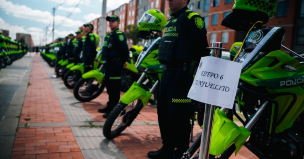 Foto de policía de Tunjuelito con uevas motos