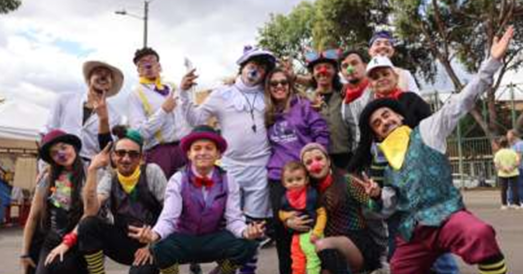 Foto de ciudadanos de la localidad de Tunjuelito en una campaña de prevención