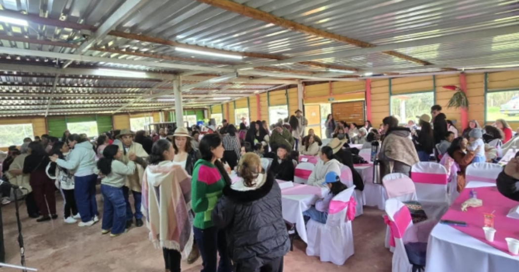 Foto de un grupo de mujeres de la localidad de Usme 