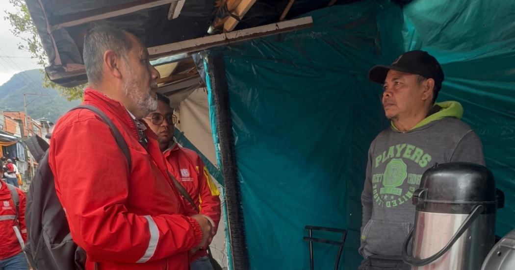 Foto de funcionarios del Distrito en un operativo de limpieza 