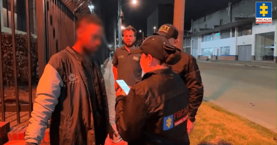 Presunto responsable de crimen de niña de 9 años siendo capturado.