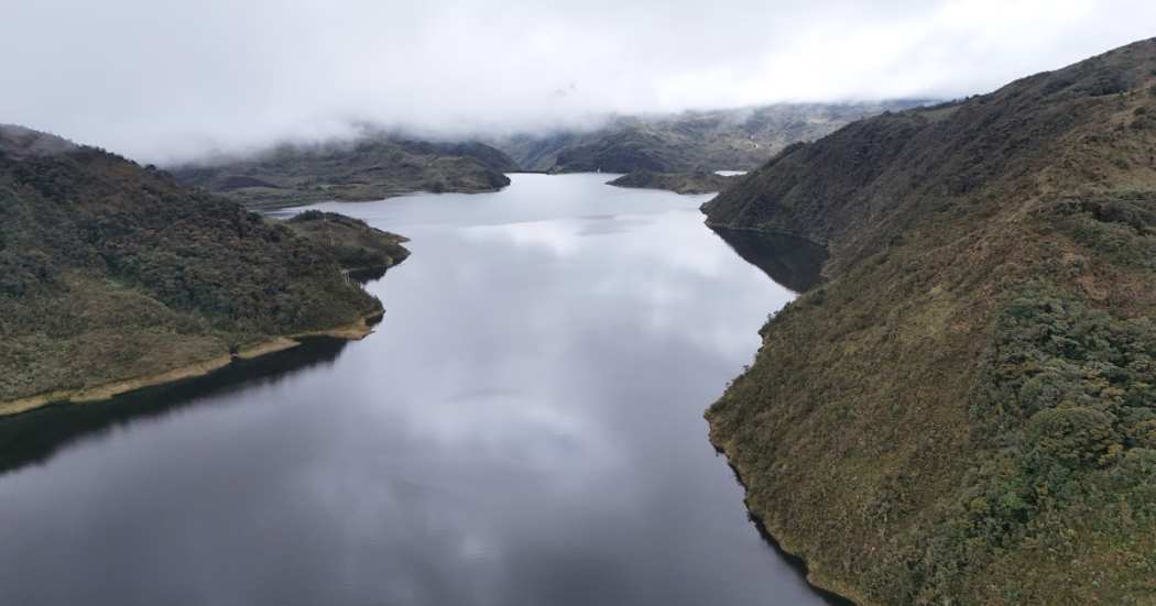 Foto que muestra un embalse 