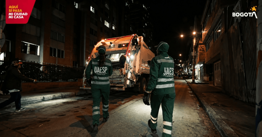 Foto que muestra trabajadores de la UAESP 