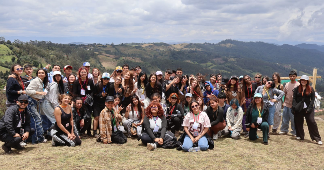 Foto de un grupo de jovenes de la localidad de Barrios Unidos 