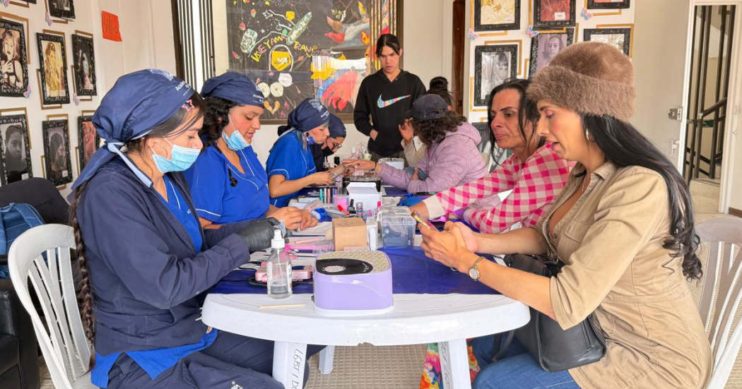 comunidad lgbti compartiendo en la localidad de los mártires