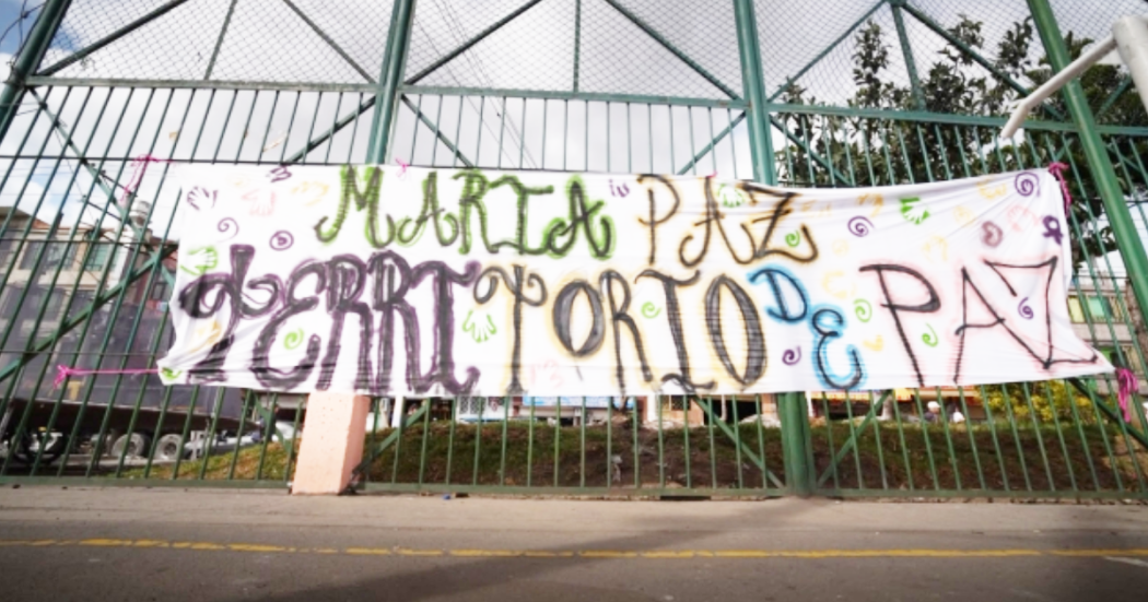 Mural con texto María Paz territorio de paz