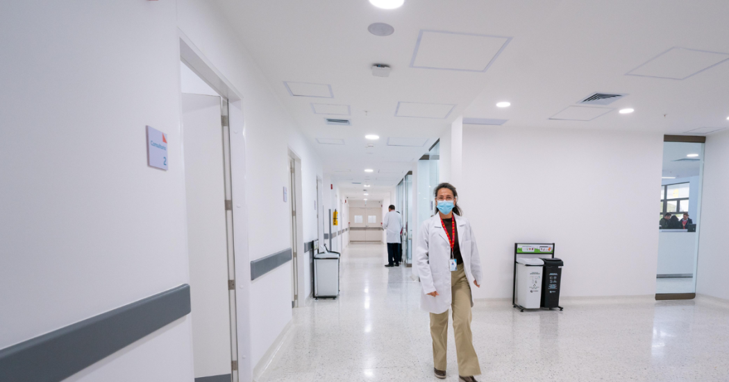 Foto de una sala de espera de una hospital de Bogotá