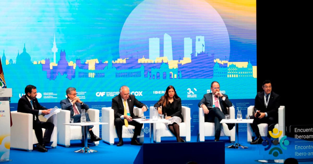 Foto del alcalde Carlos Fernando Galán en el Encuentro de Ciudades Iberoamericanas 2026.