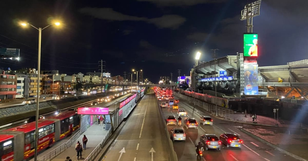 Panorámica estadio El Campín y estación de TransMilenio contigua 