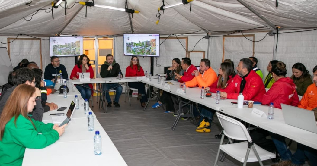 Foto del Puesto de Mando Unificado (PMU) instalado en Bogotá para prevenir emergencias por lluvias en autopista Norte.