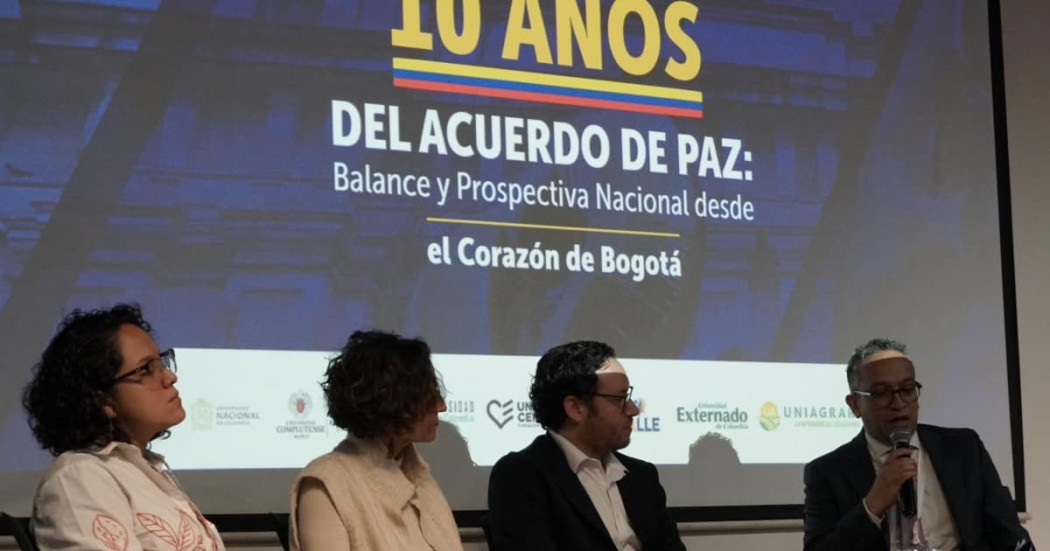 Participantes en el Congreso Académico ‘10 años del Acuerdo de Paz: balance y prospectiva desde el corazón de Bogotá – La paz se hace al andar’ 