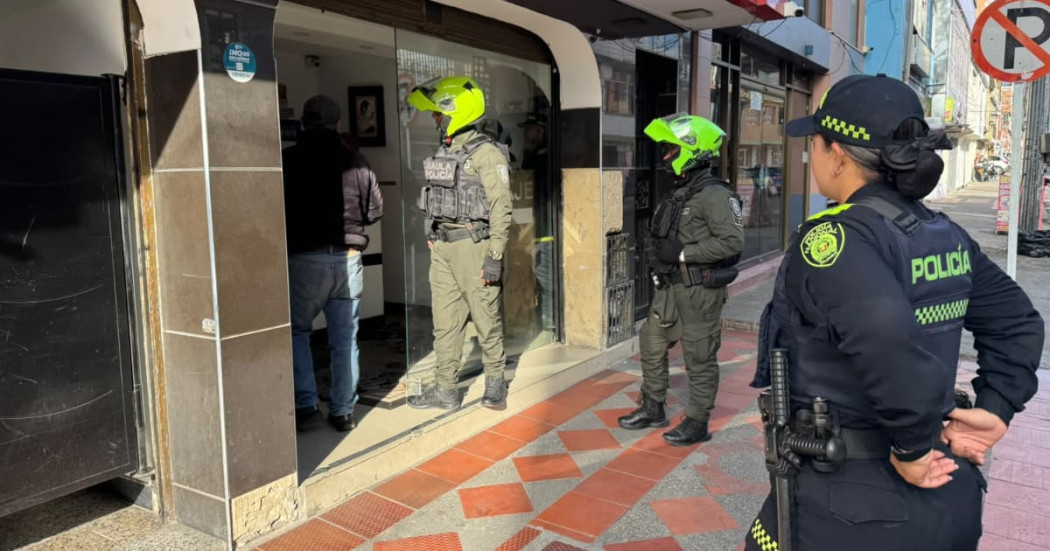 Foto de los operativos en la localidad de Tunluelito, al sur de Bogotá.
